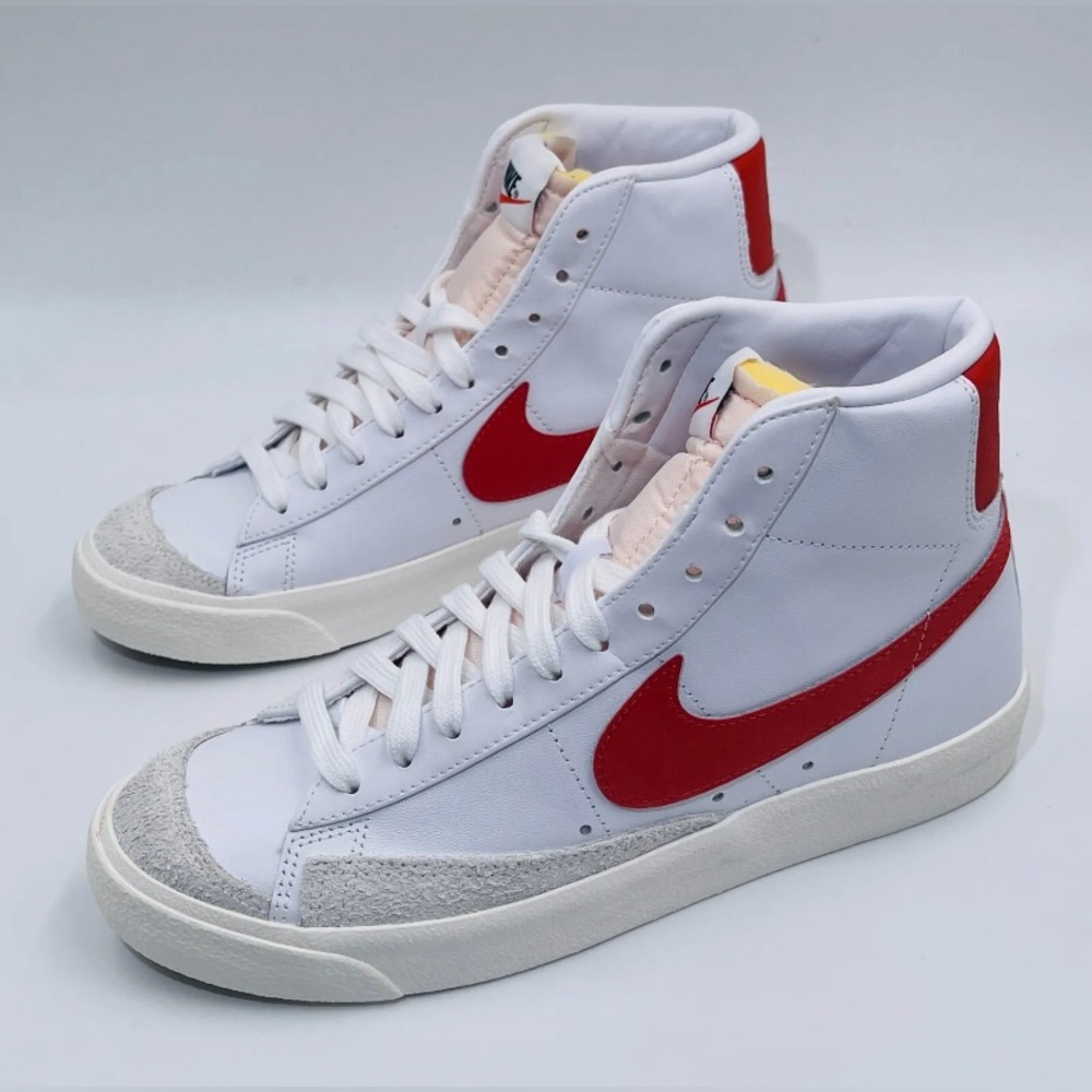 Nike Blazer Mid '77 White Sail Cinnabar Orange Shoes Women Size 11.5